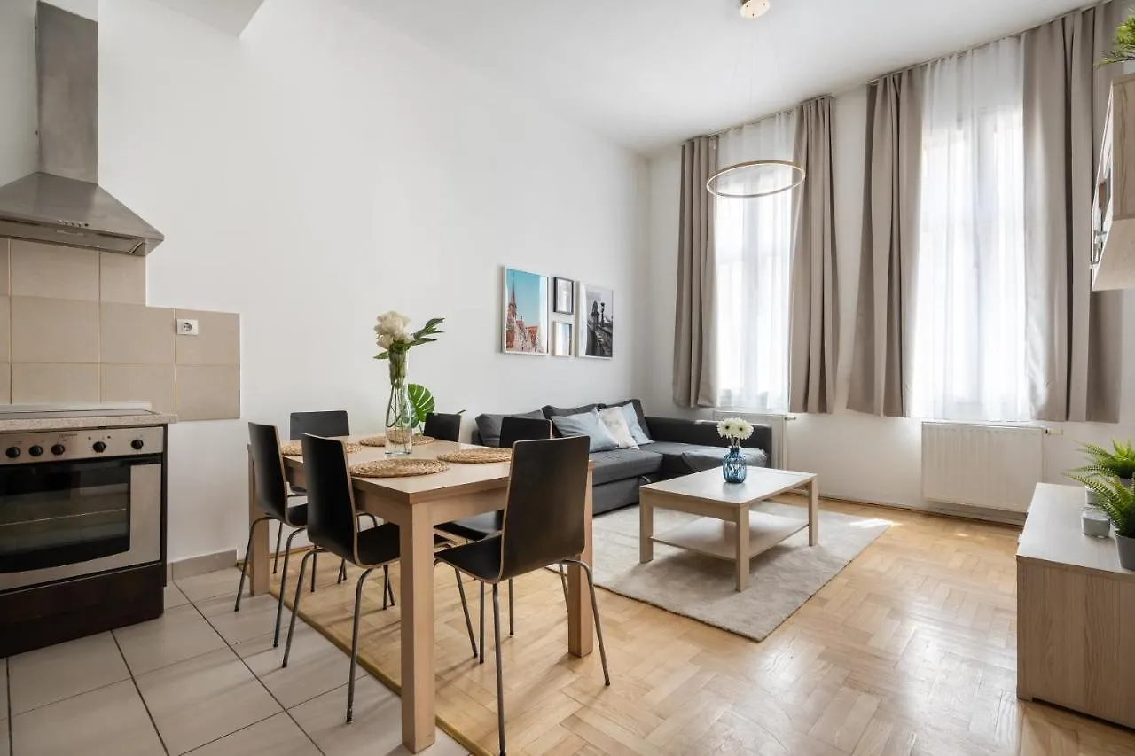 Apartment Ace Of Spades Gozsdu Budapest